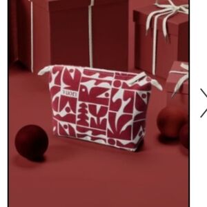 NWT-Vuori Limited Edition Holiday Pouch
